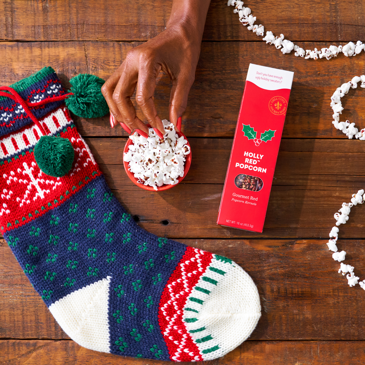 Dell Cove Spices & More Co. - Christmas Gourmet Deluxe Popcorn Box