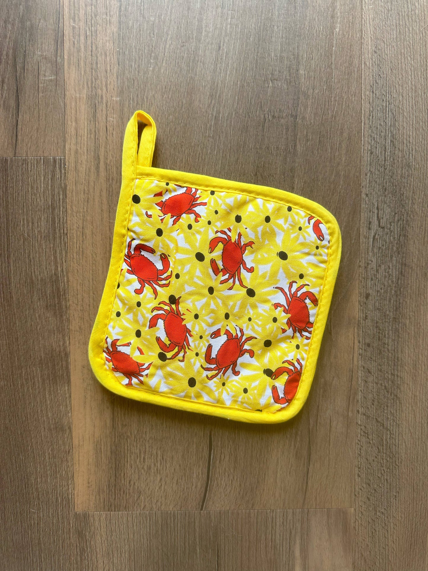 the letters mdn - Crabs and Black Eyes Susans Kitchen Pot Holder/Oven Mitt : Pot Holder