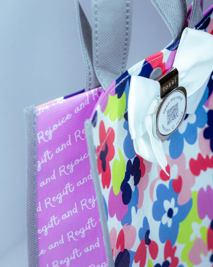 Play | Qr Card + Gift Bag
