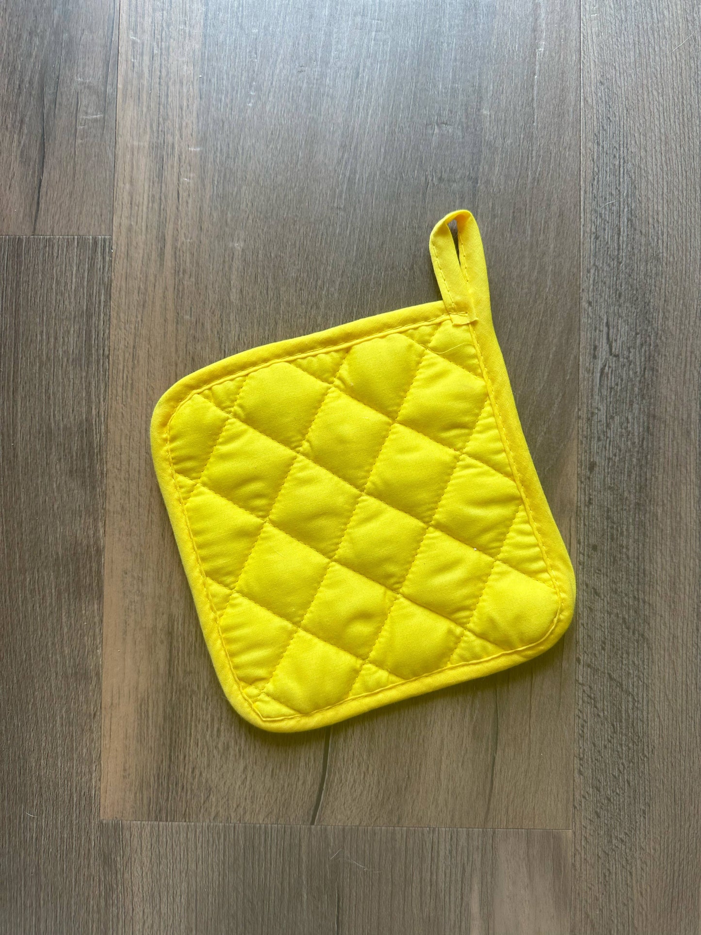 the letters mdn - Crabs and Black Eyes Susans Kitchen Pot Holder/Oven Mitt : Pot Holder