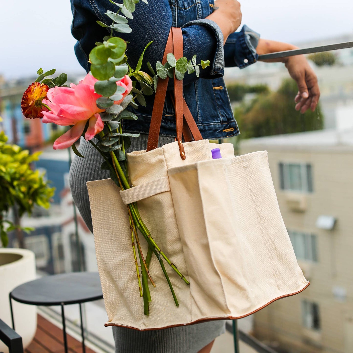CapaBunga® - Reusable Multi-Pocket Market Tote : Natural with Vegan Leather Handles and Base