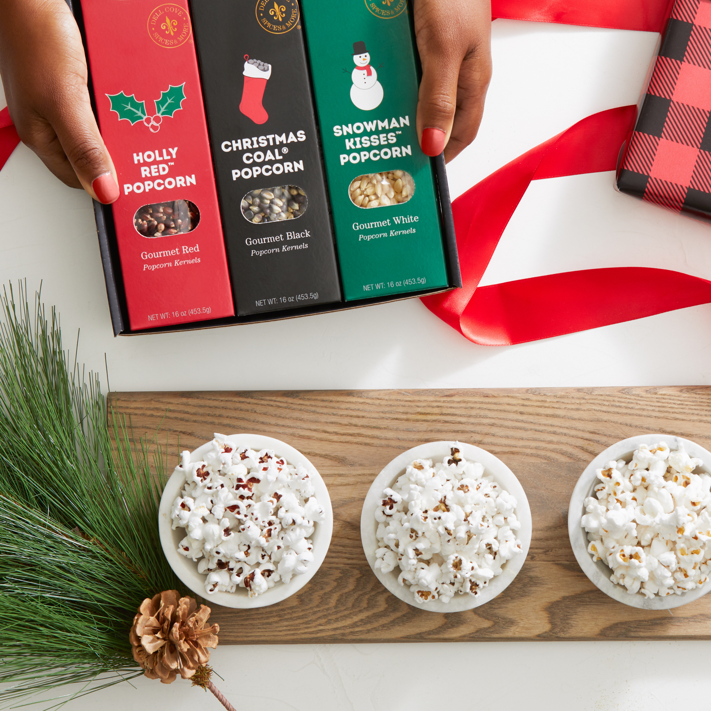Dell Cove Spices & More Co. - Christmas Gourmet Deluxe Popcorn Box