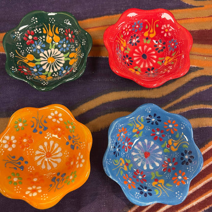 Import Corner - 39682: 2" ROUND CERAMIC EMBOSSED DAISY BOWL