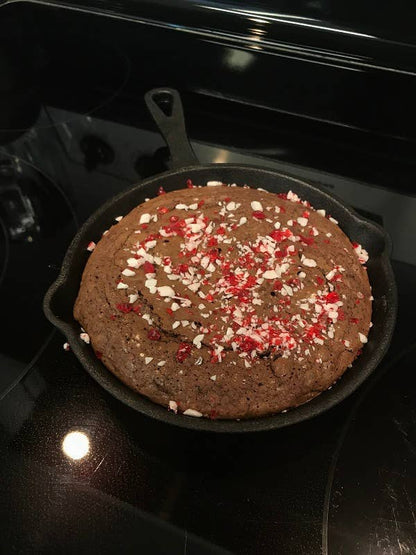 Gourmet Du Village - Skillet Candy Cane Brownie Kit